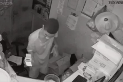 Depósito de água mineral é invadido no centro de Araruama