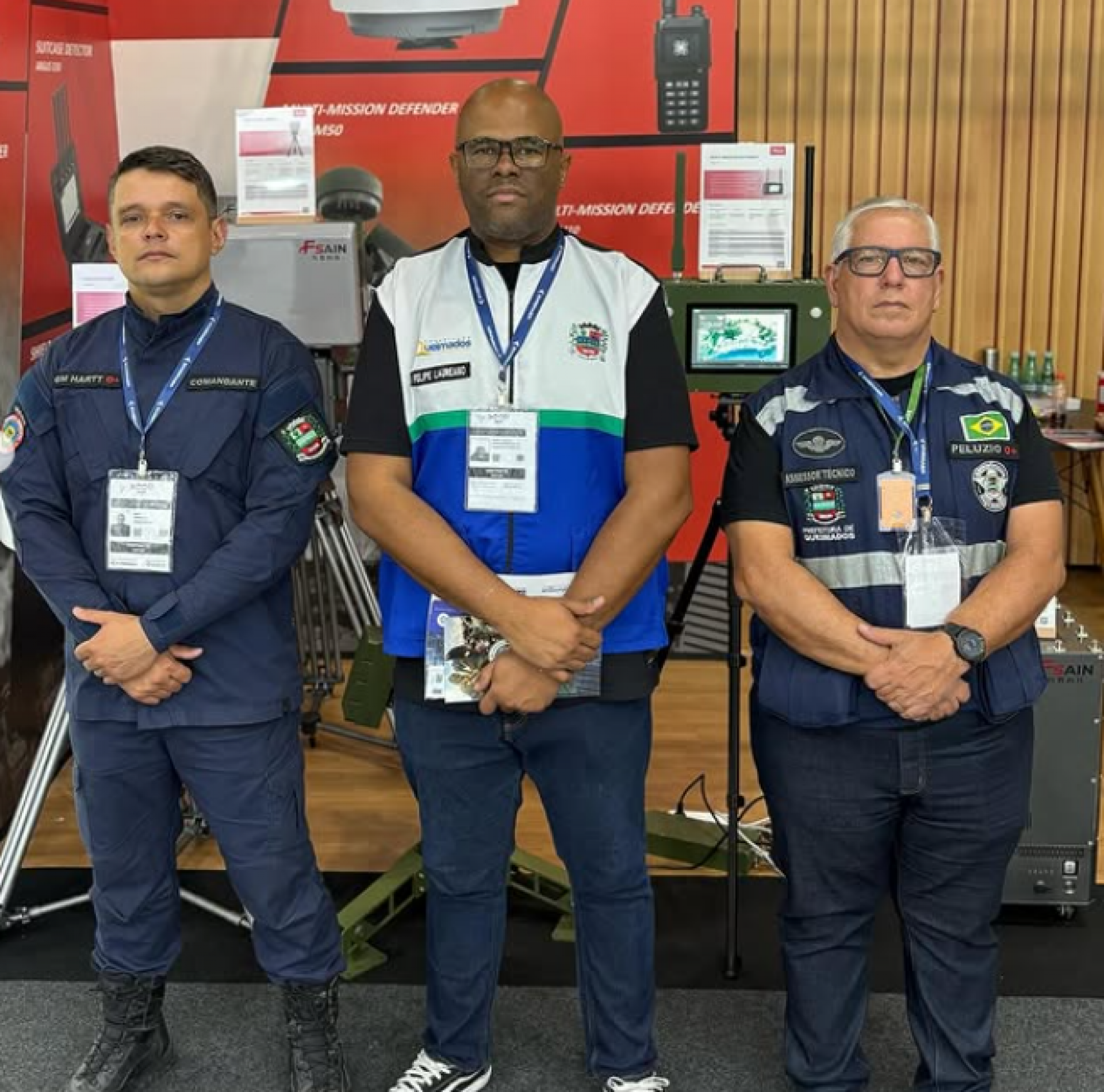 Foram avaliados tamb&eacute;m sistemas de intelig&ecirc;ncia e comunica&ccedil;&atilde;o que poder&atilde;o ser utilizados na futura Central de Monitoramento que ser&aacute; instalada na cidade - Divulga&ccedil;&atilde;o / PMQ