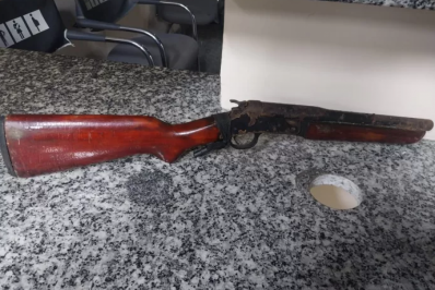 Escopeta é apreendida após confronto entre criminosos e PM em Cabo Frio