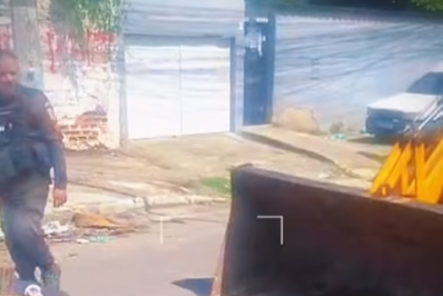 PM retira barricadas do tráfico no Az de Ouro em Nilópolis