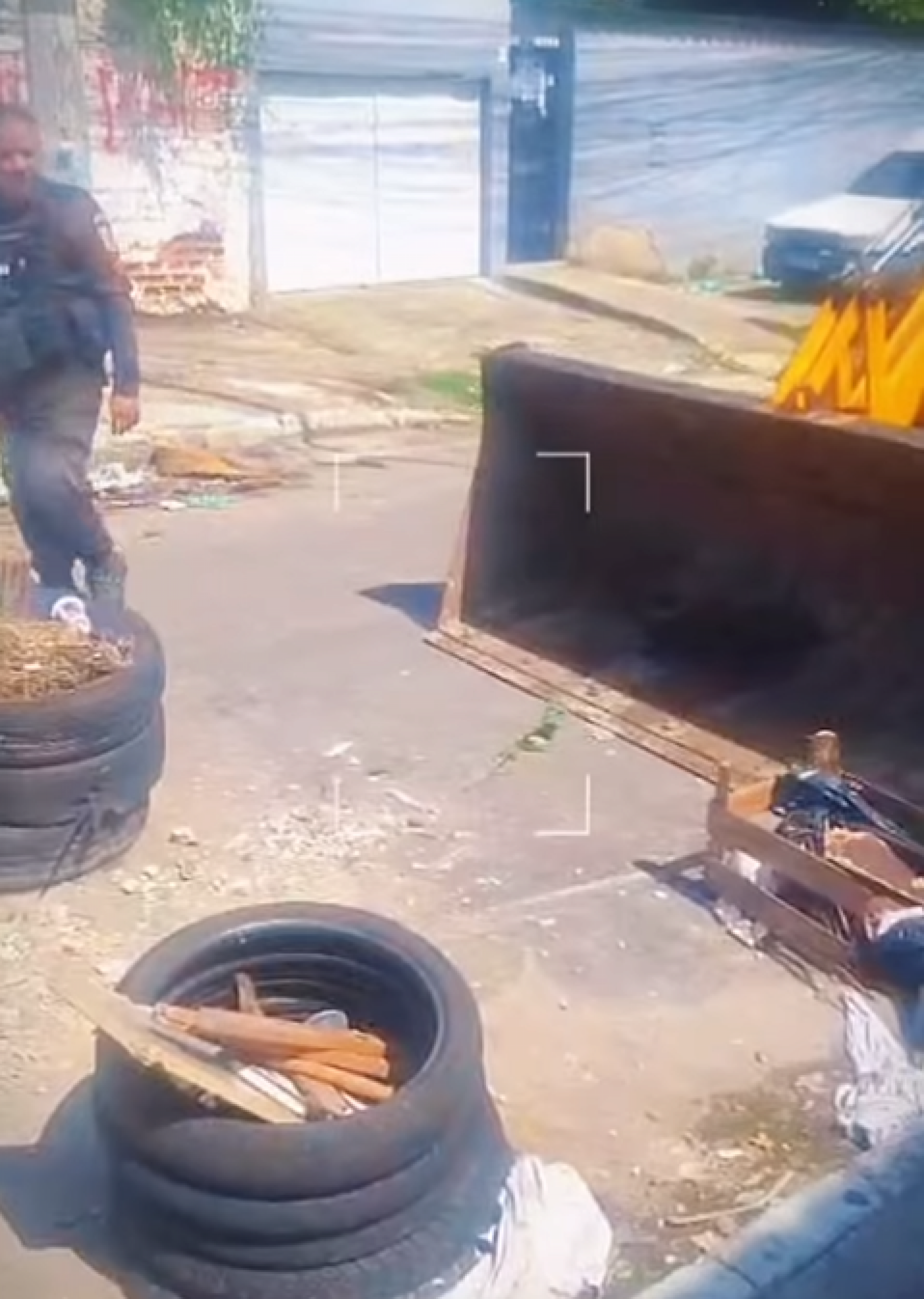 Barricadas foram retiradas no Az de Ouro e na Chatuba