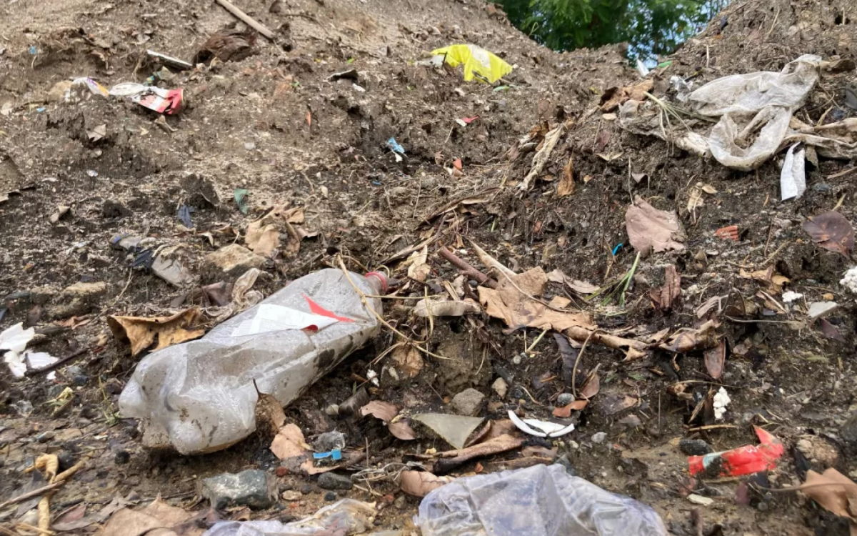 15 toneladas de resíduos sólidos de bueiros