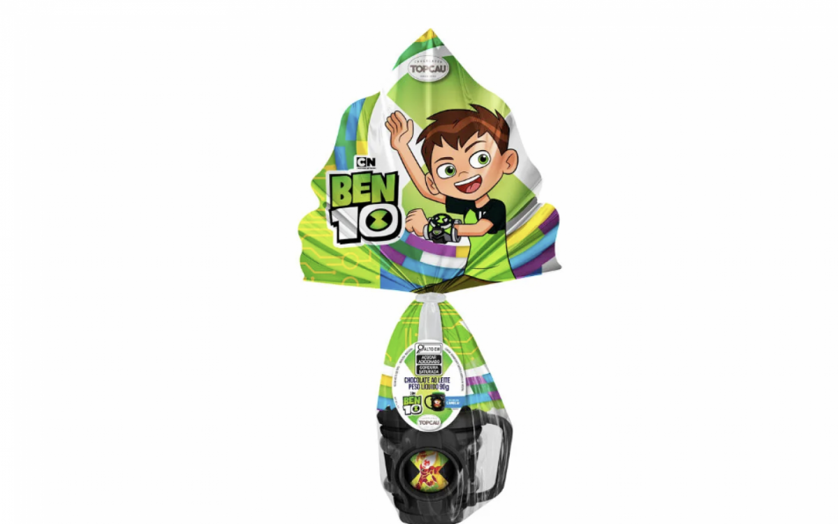 O ovo de chocolate do Ben 10 é de 90g e vem com caneca de brinde - Reprodução / Atacadão
