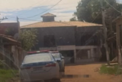 Homem morre durante tiroteio entre facções rivais em Cabo Frio