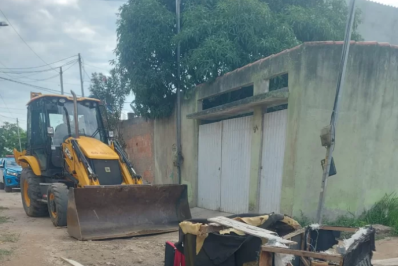 Polícia realiza operação para retirada de barricadas em Cabo Frio