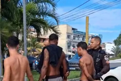 Polícia prende quatro pessoas e apreende armamento em desdobramento de operação do MPRJ em Arraial do Cabo