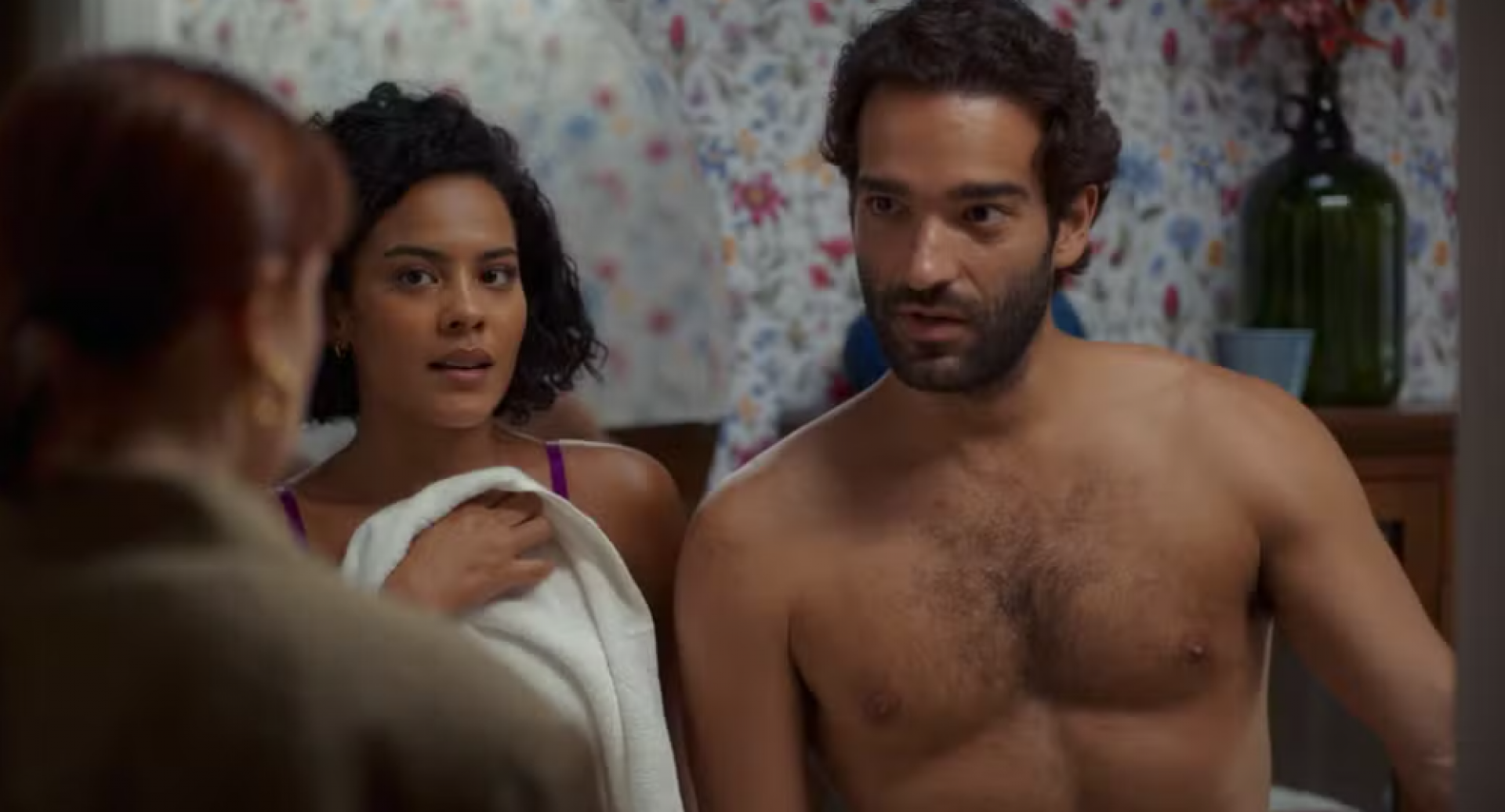 Fátima arma plano ousado para seduzir Afonso e é flagrada por Solange - TV Globo