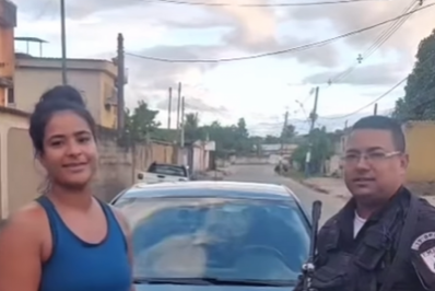 PM recupera carro roubado e celular em Belford Roxo
