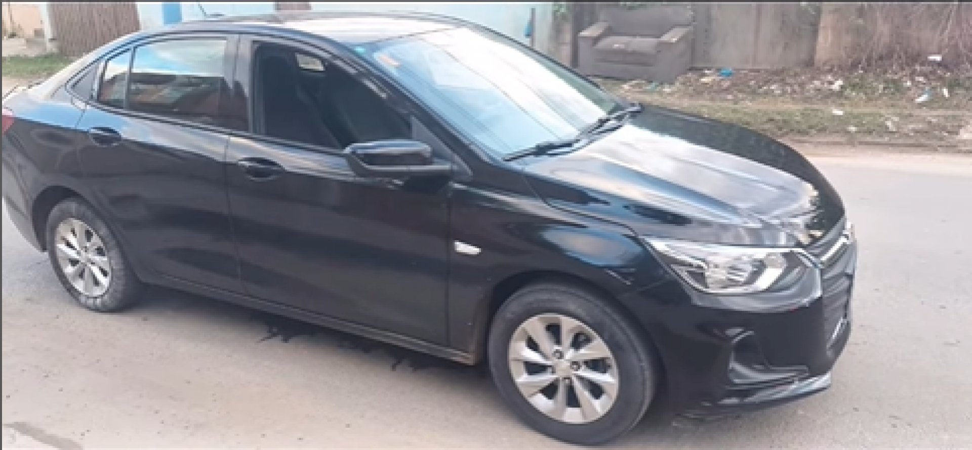 O carro recuperado pelos policiais militares do 39&ordm; BPM - Reprodu&ccedil;&atilde;o / 39&ordm; BPM