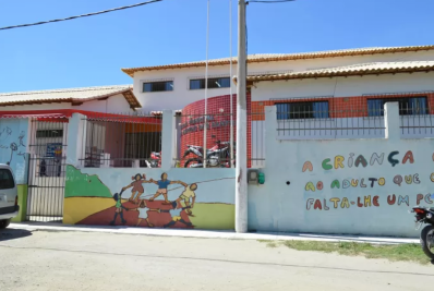 Pais e responsáveis denunciam falta de professores em escola de São Pedro da Aldeia