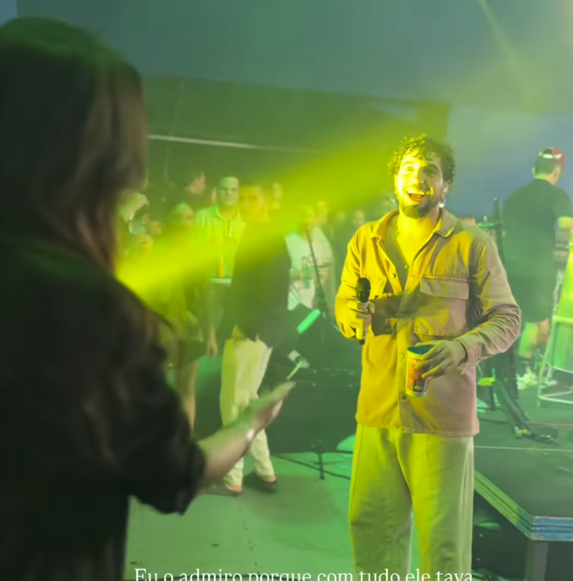  Rafa Kalimann faz surpresa emocionante para Nattan durante show lotado - reprodução Instagram