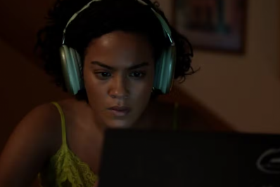 'Vale Tudo': Fátima sabota Solange com ajuda de hacker