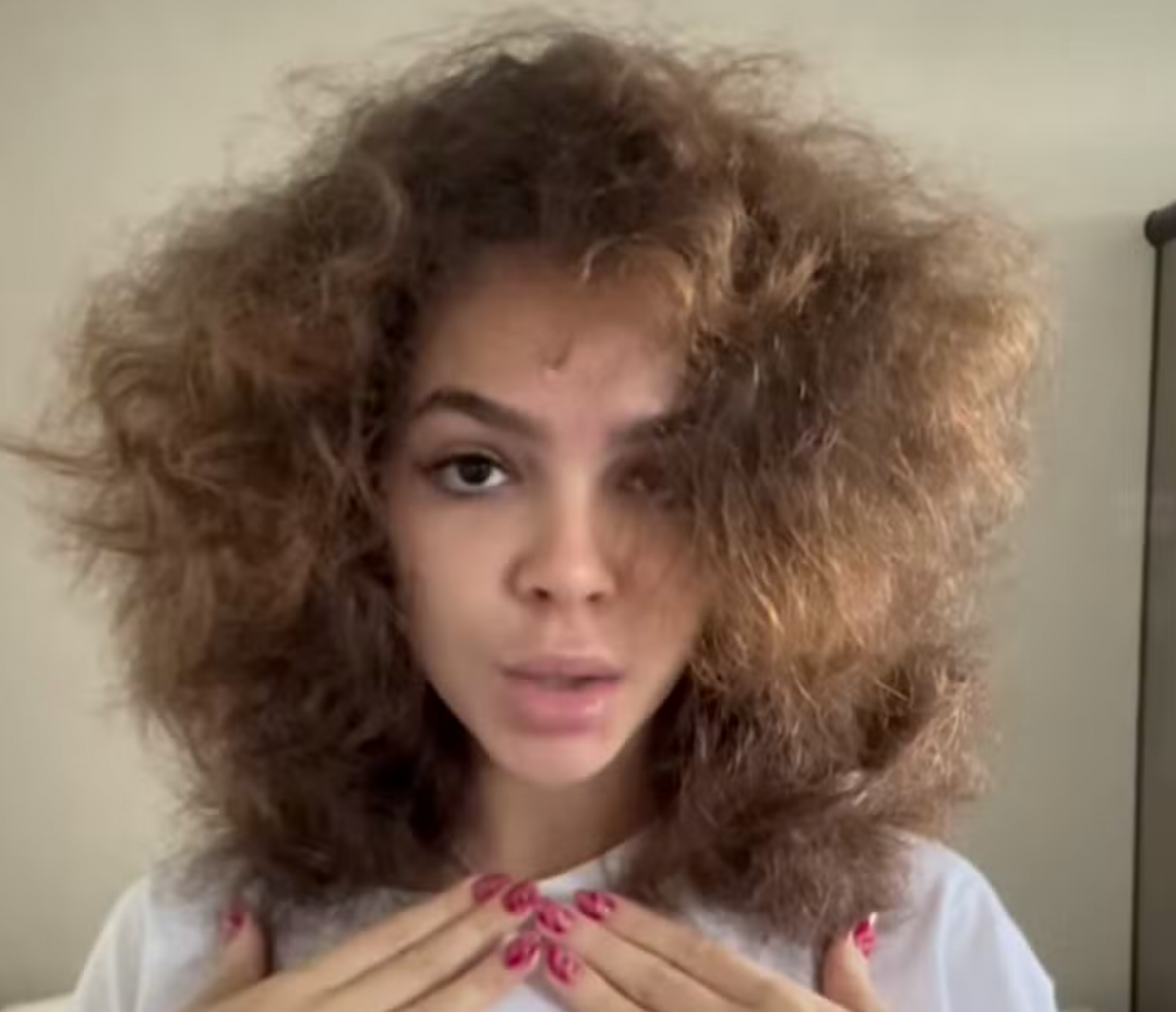 Mel Maia exibe fios naturais e compartilha rotina capilar com seguidores - reprodução instagram