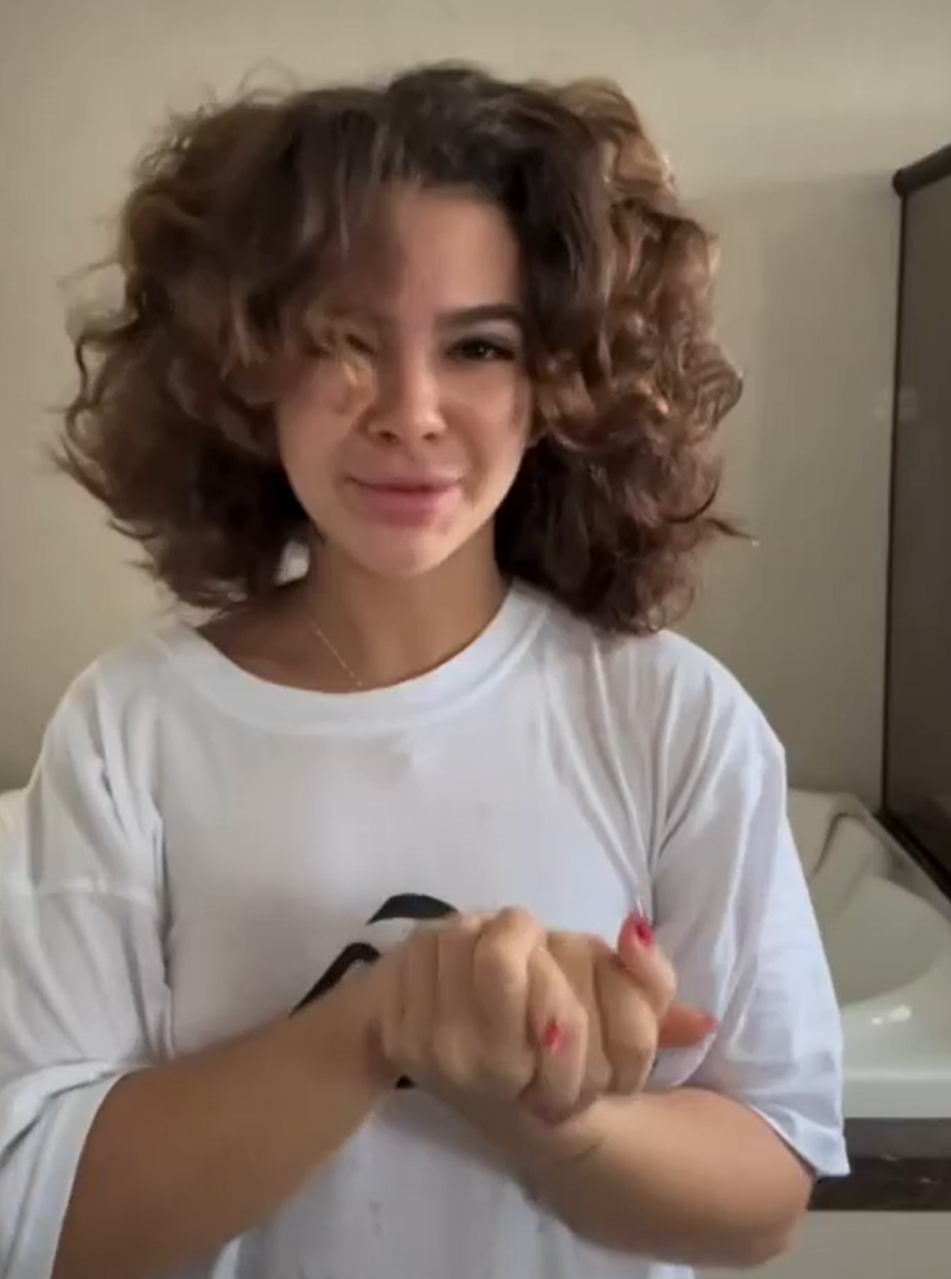 Mel Maia exibe fios naturais e compartilha rotina capilar com seguidores - reprodução Instagram