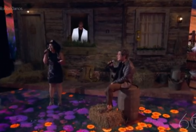 Daniel se emociona ao cantar com filha de João Paulo