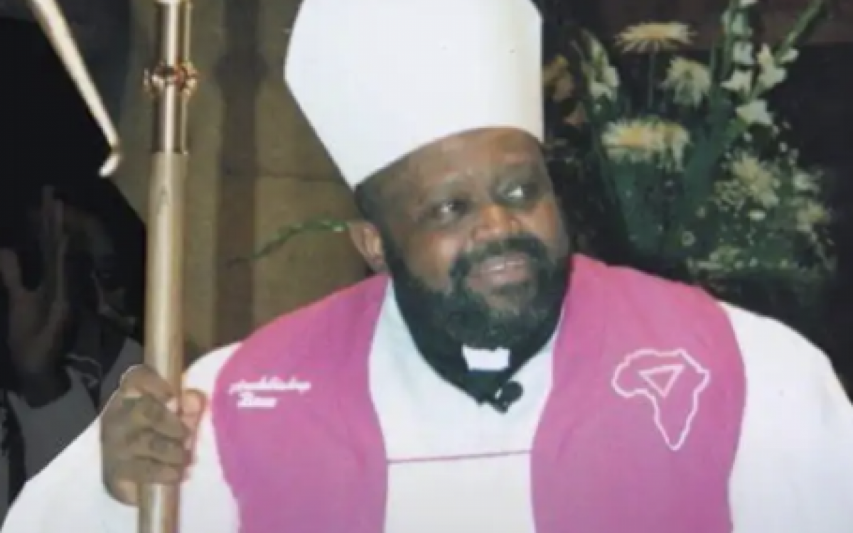 Bean foi um cantor de sucesso na Broadway, tendo o hit I Was Born This Way de Spierer e Jones como marco na carreira