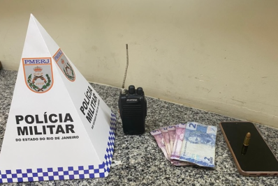 PM prende suspeito com munição, celular e dinheiro após confronto em Belford Roxo