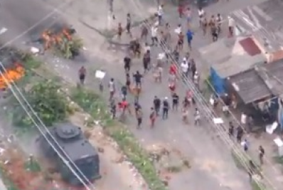 Moradores de comunidade fazem protesto após morte de morador em Barros Filho