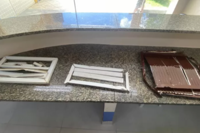 Polícia prende suspeito de furtar portas de alumínio e dono de ferro-velho em Iguaba Grande