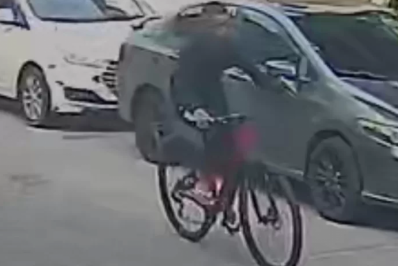 Mulher tem celular furtado em plena luz do dia no centro de Cabo Frio