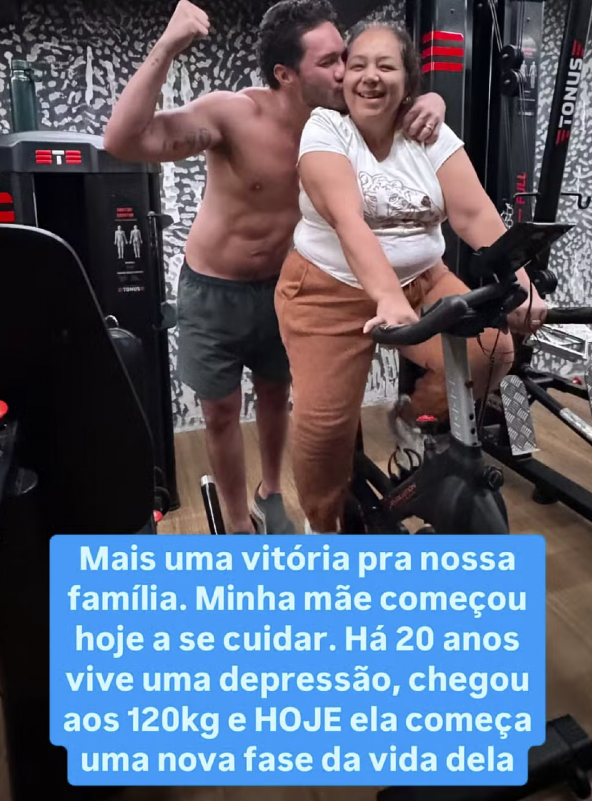 Eliezer leva mãe para morar com Viih Tube e os filhos: