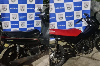 Motocicletas irregulares são apreendidas em Araruama; dois são detidos