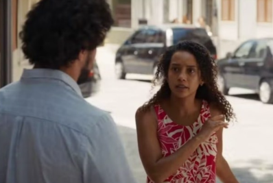 Raquel enfrenta Ivan em 'Vale Tudo' e dispara acusação durante inauguração do restaurante