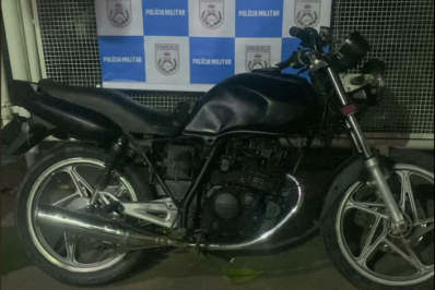 PM prende suspeito com motocicleta roubada em Belford Roxo
