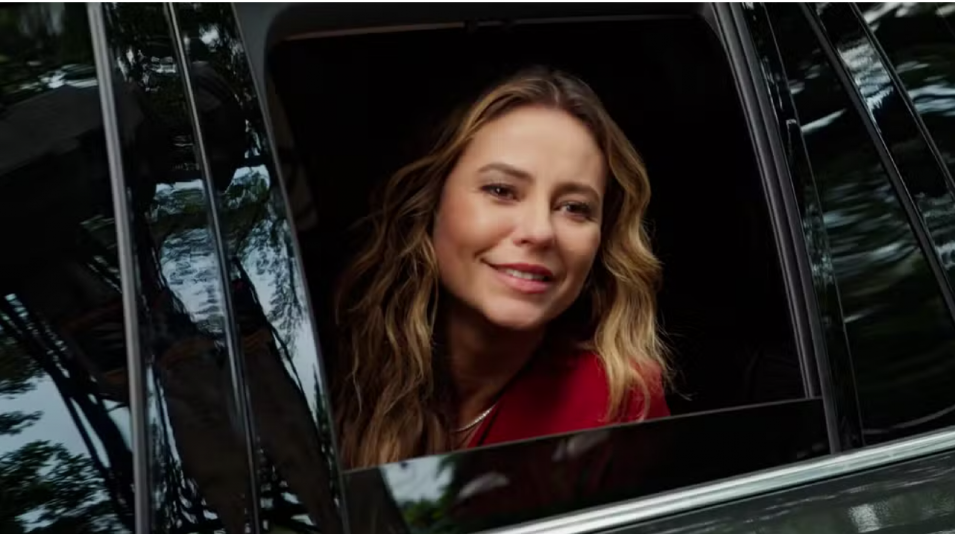 Heleninha interrompe conversa entre Raquel e Ivan e constrange os dois  - TV Globo