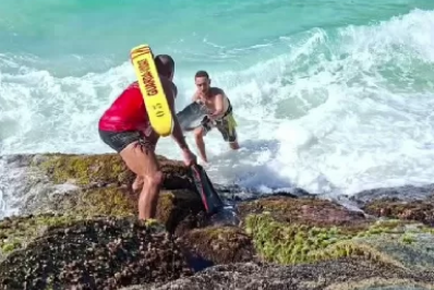 Kitesurfista é resgatado após ser arrastado pela correnteza em Arraial do Cabo