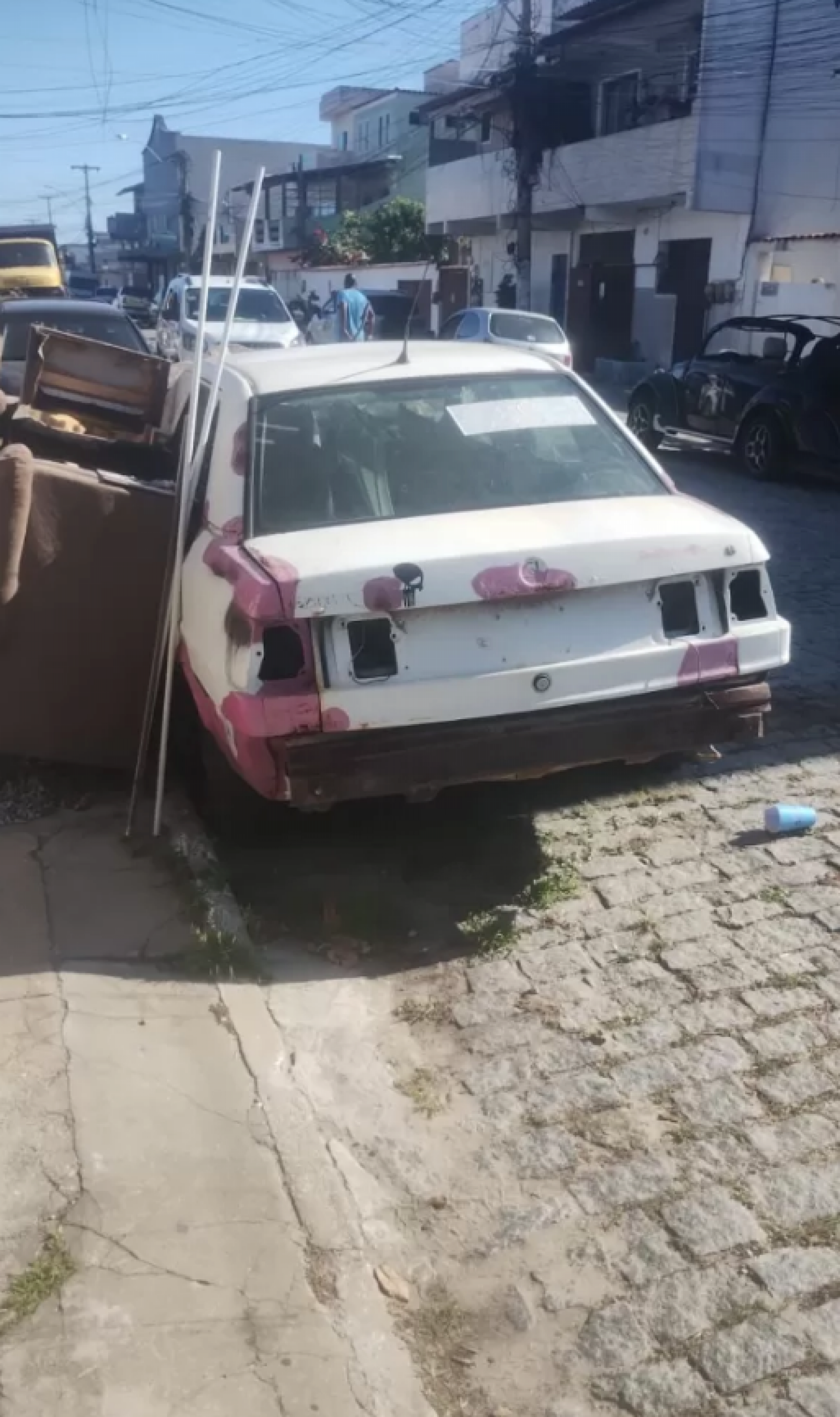 Carro &eacute; rebocado  - Reprodu&ccedil;&atilde;o 