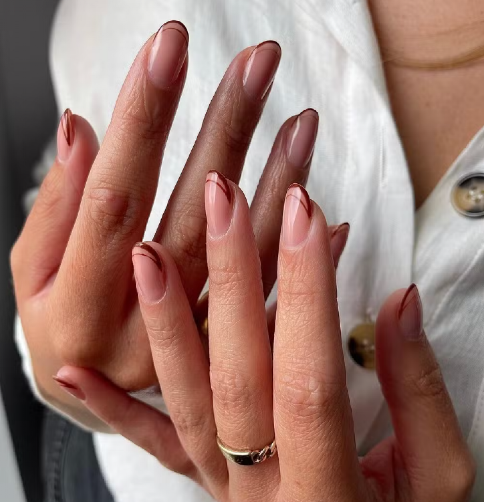 Nail art francesinha oferece inúmeras versões para aplicação