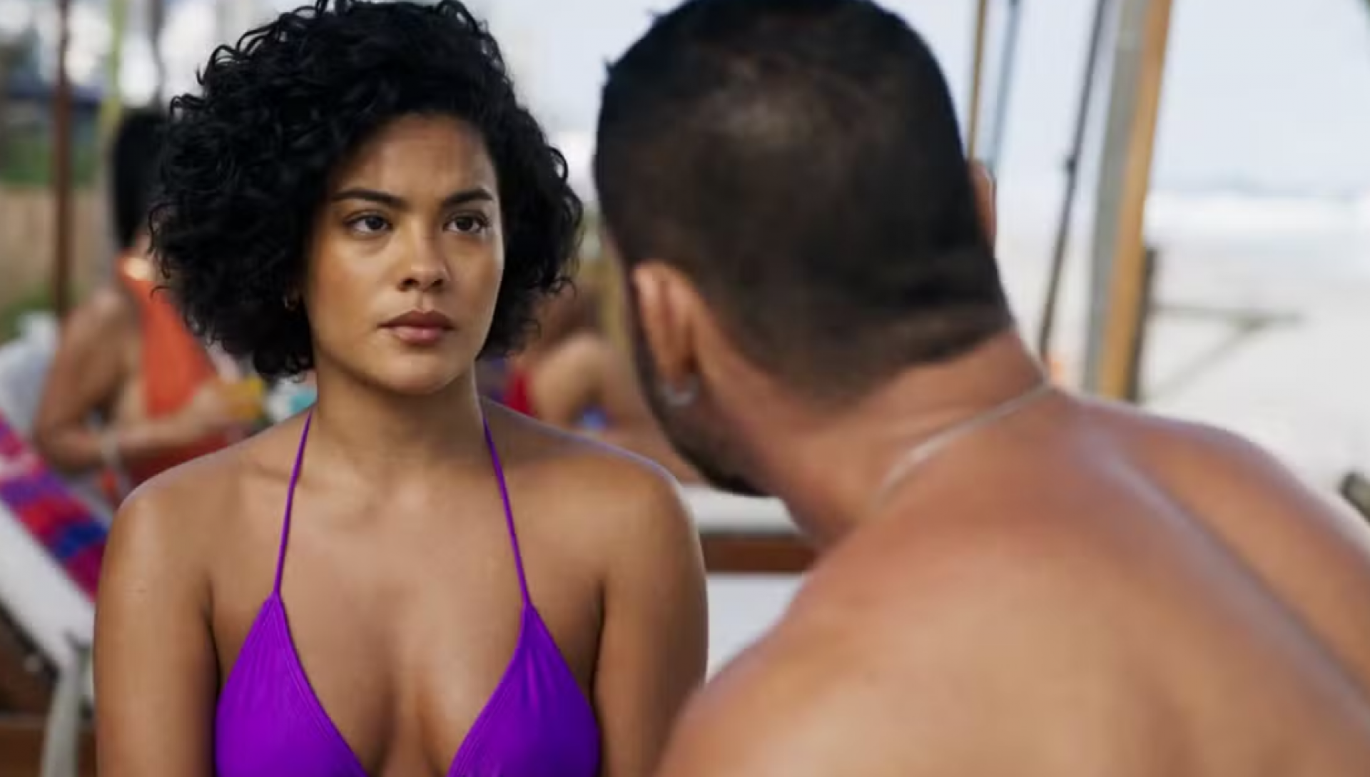 Cesár pede exclusividade a Maria de Fátima  - Globo