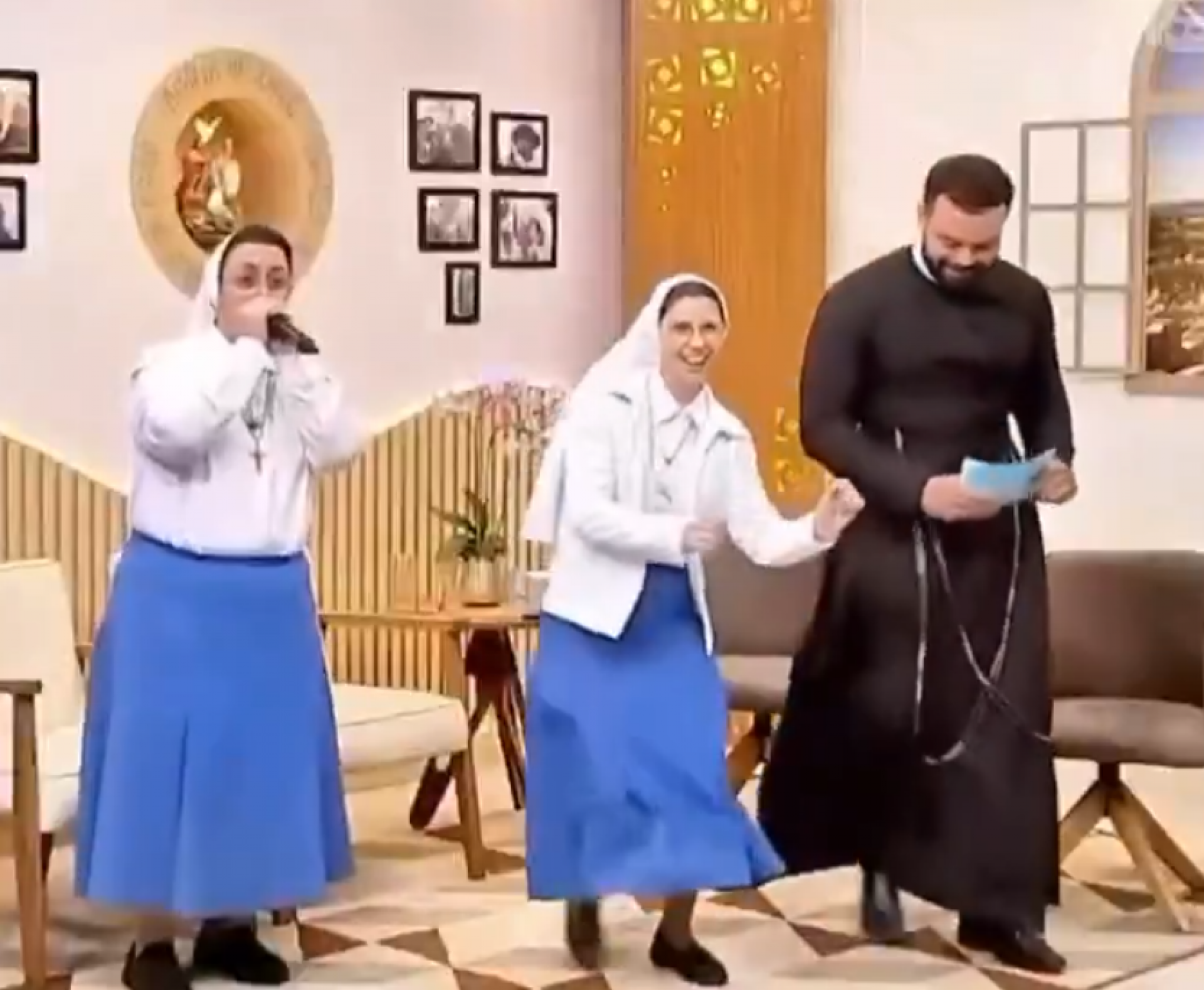 Freiras Marisa e Marizele fazem beatbox e passinho em programa ao vivo e viralizam - Reprodução de vídeo / Instagram