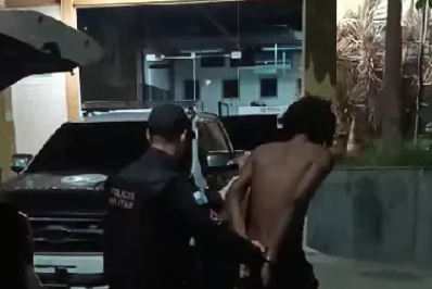 Homem é preso após furtar celular de veículo estacionado no Centro de Araruama