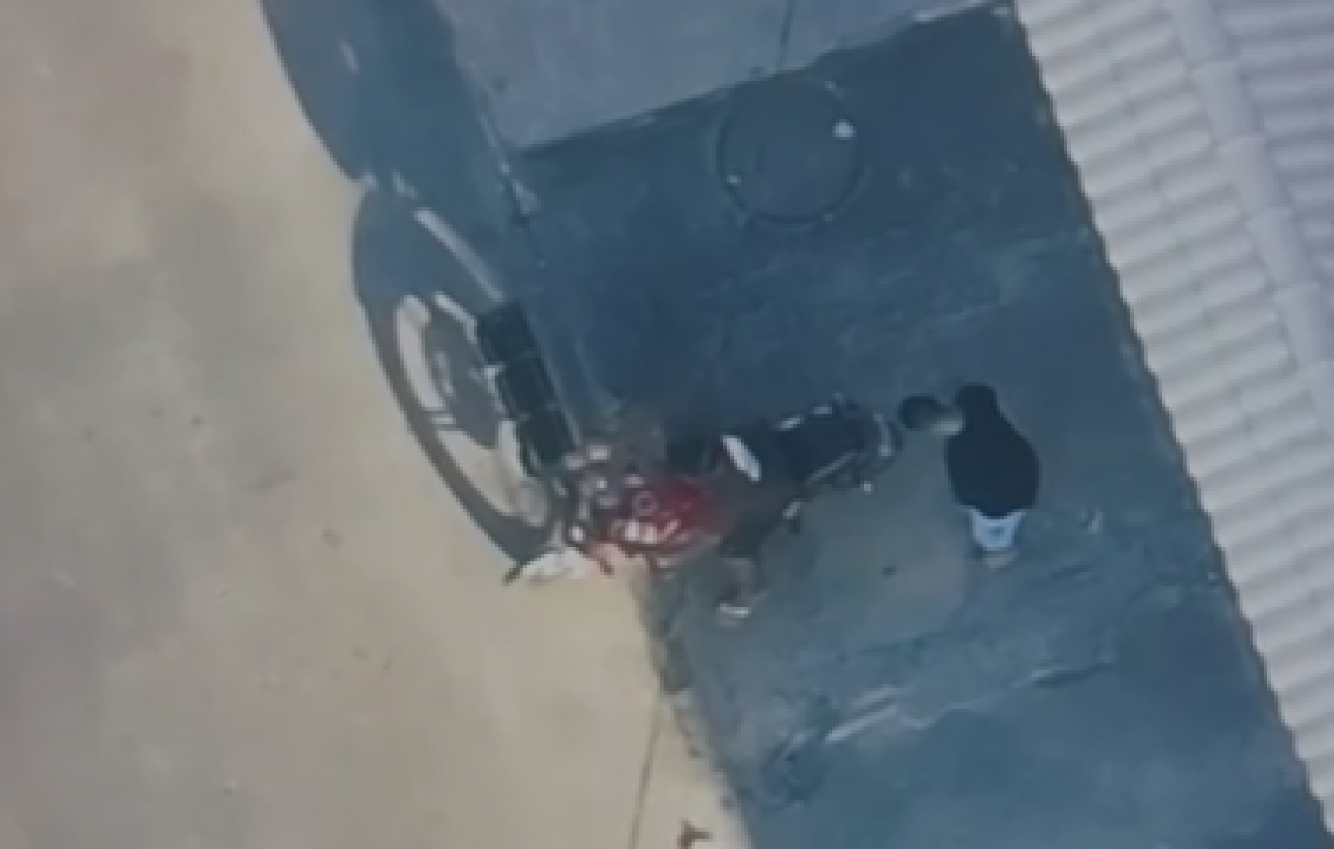 A dupla de milicianos presa pelos policiais militares do 39&ordm; BPM - Reprodu&ccedil;&atilde;o