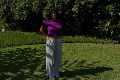 Giulia Costa publica fotos com a família em refúgio natural e encanta seguidores