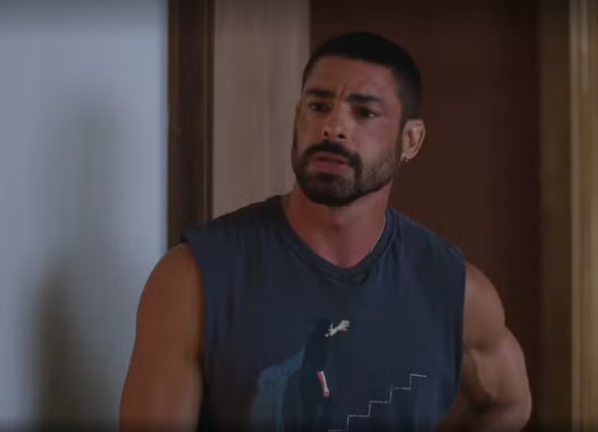 Cauã Reymond interpreta César em 'Vale Tudo' - Reprodução de vídeo / TV Globo