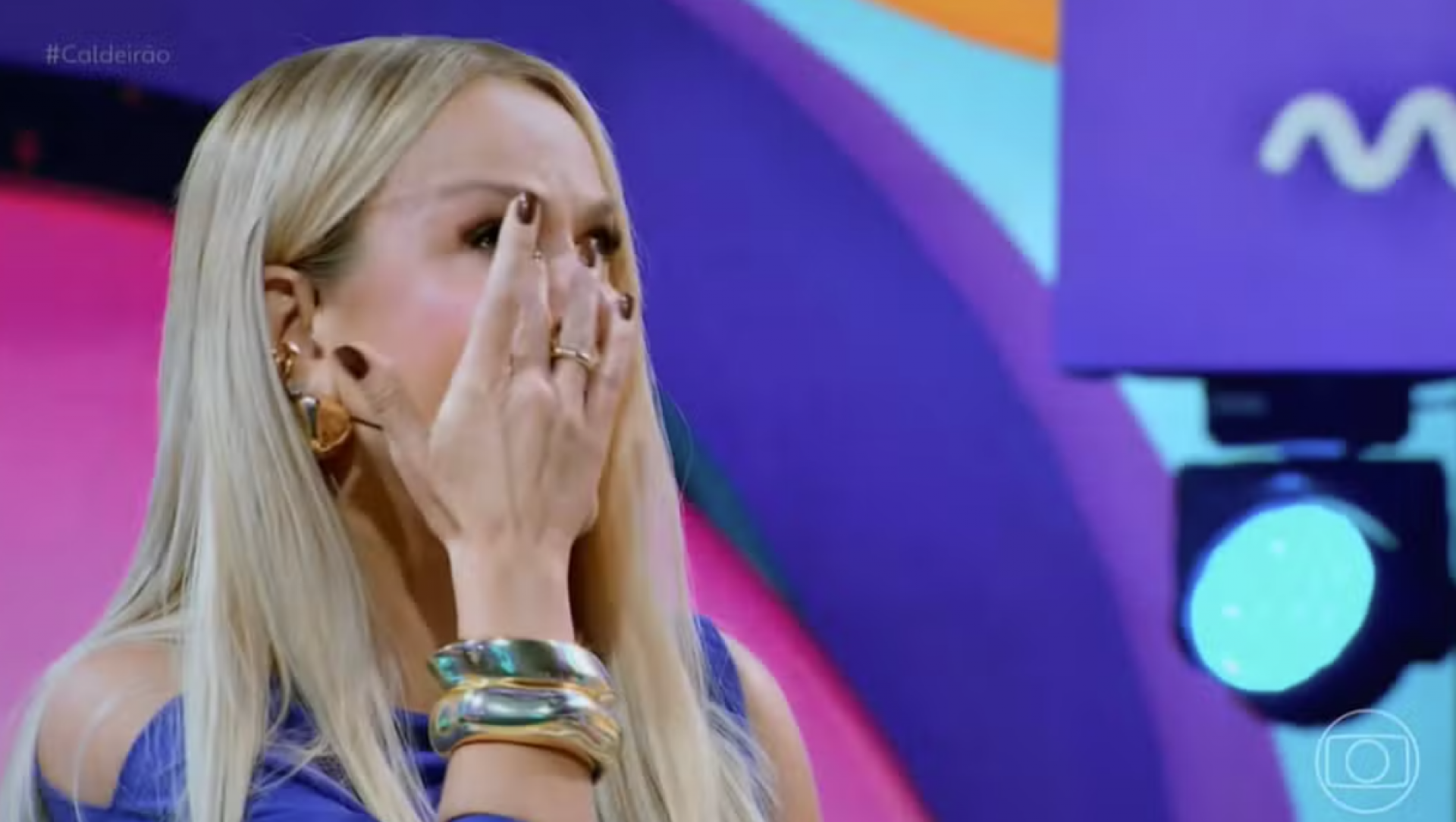 Eliana chora com homenagem dos filhos no palco do Caldeirão com Mion - Globo