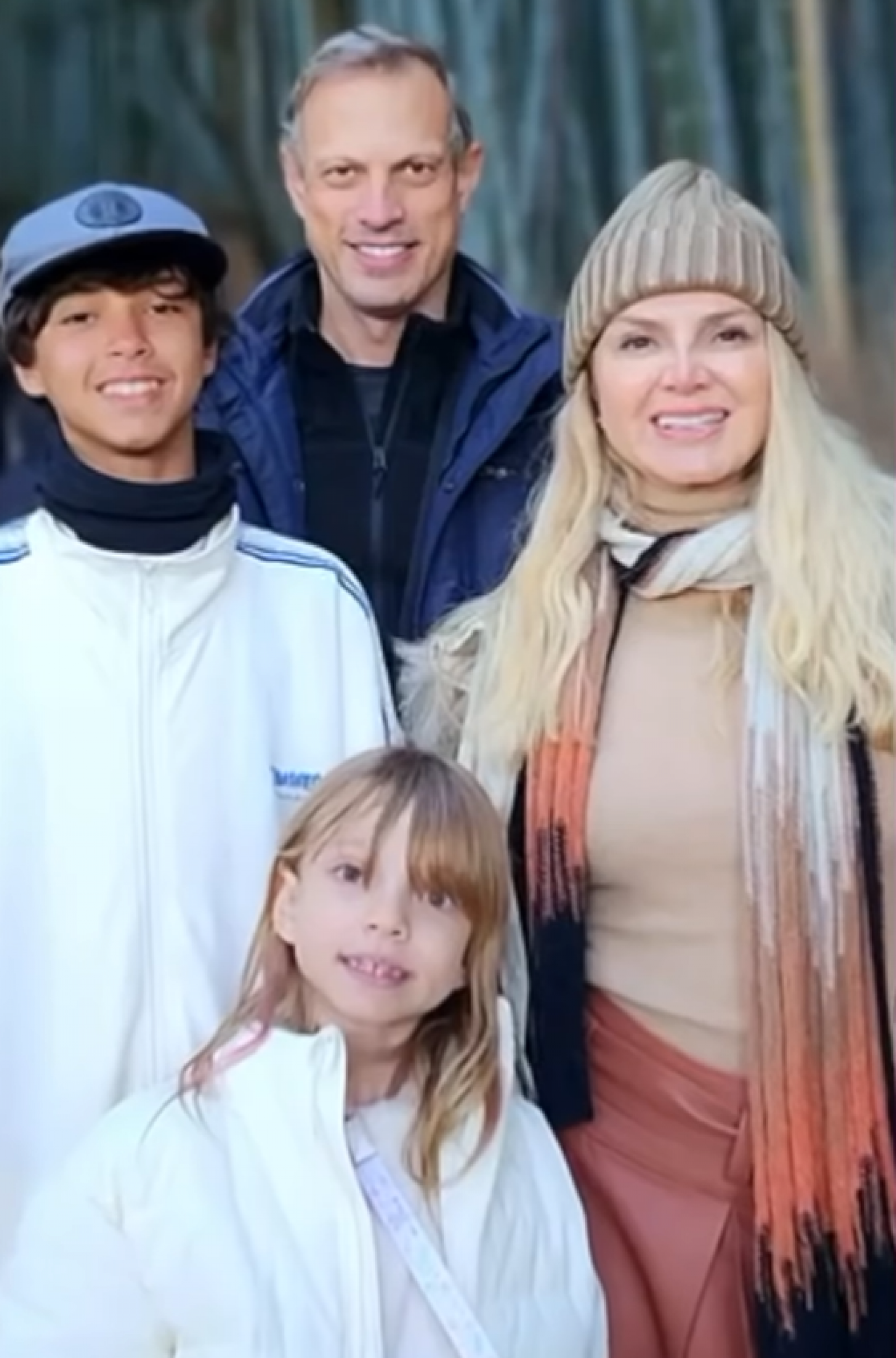 Eliana recebe homenagem surpresa dos filhos  - reprodução Instagram