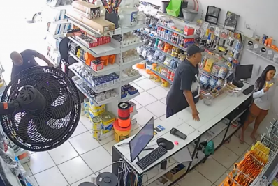 Comércio é furtado em distrito de Cabo Frio com golpe da distração; câmeras registraram ação