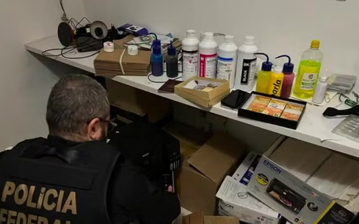 Polícia Federal cumpriu mandados em Duque de Caxias