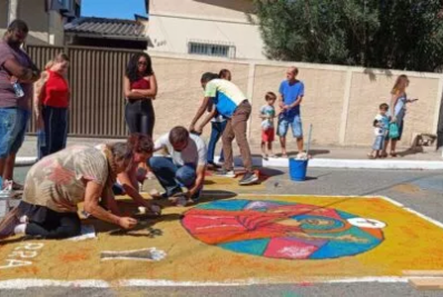 Tapetes de sal colorirão o Centro de São Pedro da Aldeia no feriado de Corpus Christi