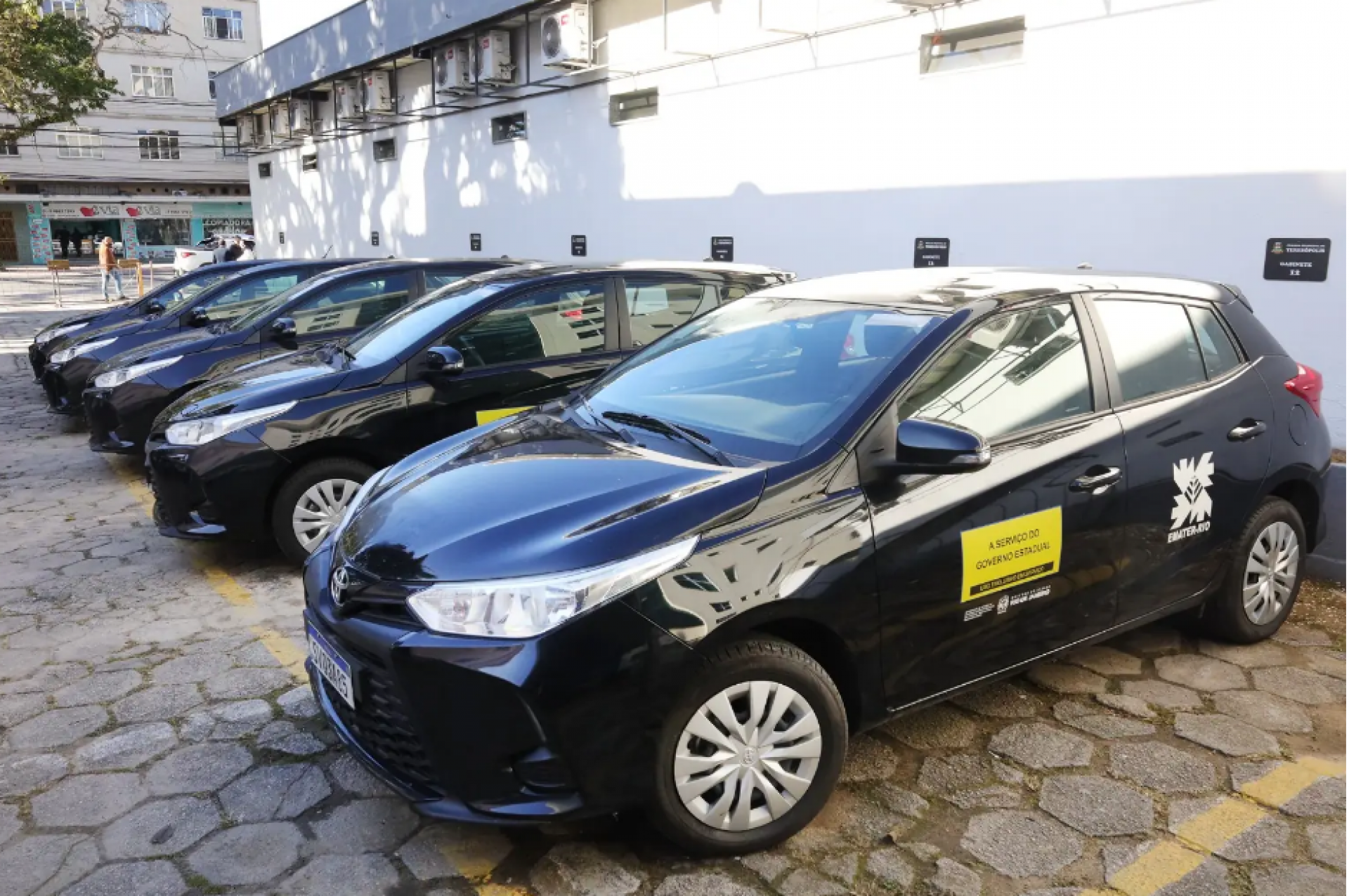 Ve&iacute;culos ser&atilde;o utilizados para o atendimento direto aos agricultores, ampliando as a&ccedil;&otilde;es de assist&ecirc;ncia t&eacute;cnica e extens&atilde;o rural tanto em Teres&oacute;polis quanto em munic&iacute;pios vizinhos - Divulga&ccedil;&atilde;o