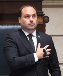 Após rumor de candidatura de Carlos Bolsonaro, Fiesc diz que SC não precisa importar políticos