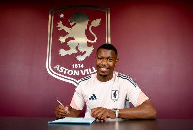 Atacante Zépiqueno é anunciado como reforço de clube da Premier League