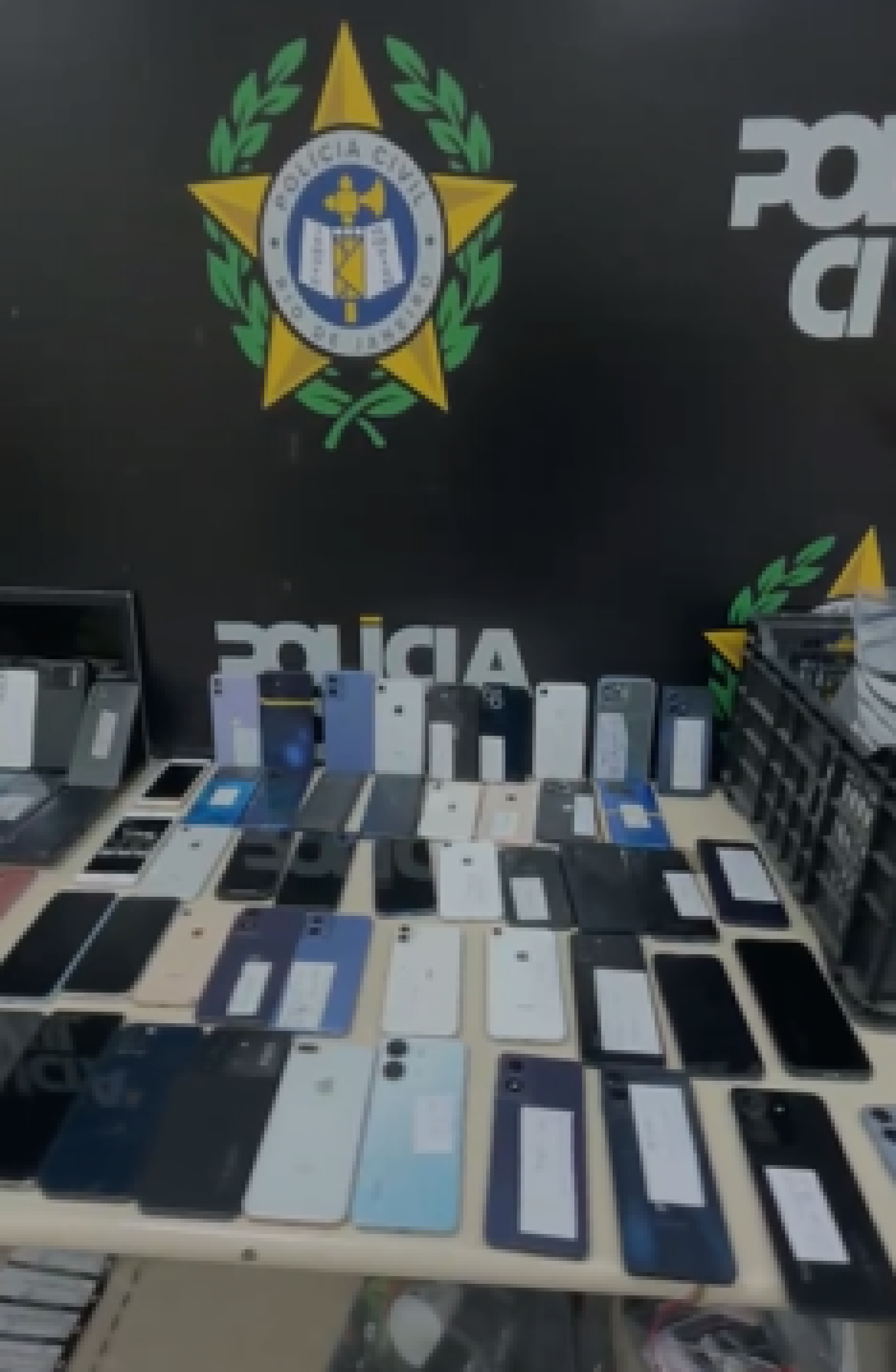 Celulares apreendidos durante o Dia D da Operação Rastreio - Reprodução