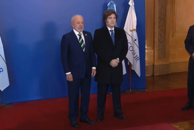 Vídeo: Lula e Milei se encontram na Cúpula do Mercosul após meses de tensão