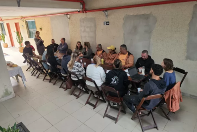 Reunião discute implantação do Programa Bandeira Azul no Pontal do Peró, em Cabo Frio