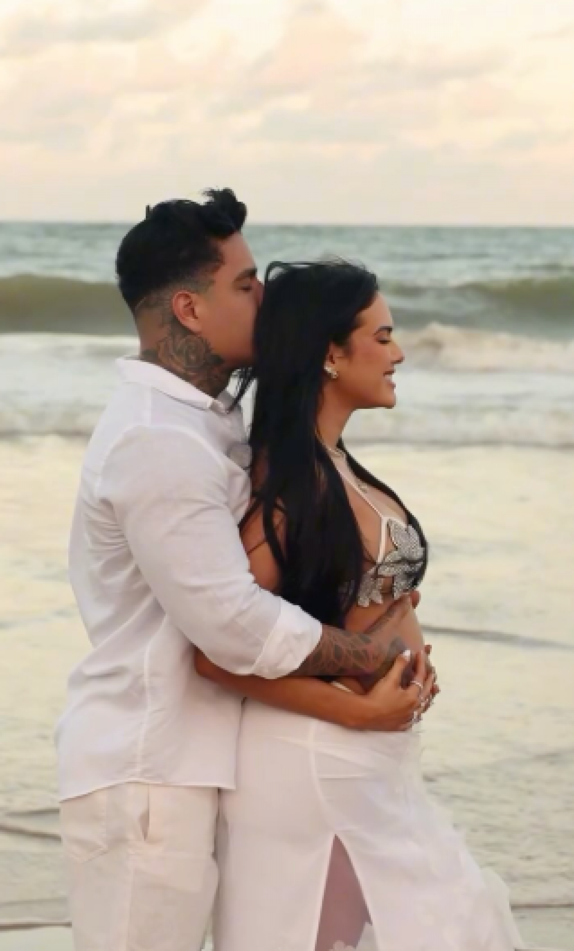 Influenciadores Emily Garcia e Victor Igoh anunciam gravidez - Reprodução de vídeo / Instagram